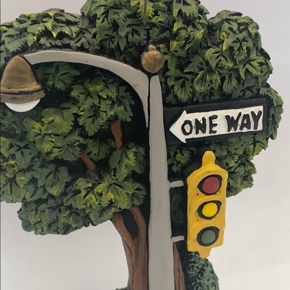 Brandywine Collectibles Streetlight/ Tree - Picture 2 of 5